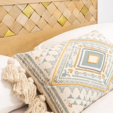 A12 - 1 Bdr Centre Train Station 5 Min Sea - Ac, Parking & Terrace