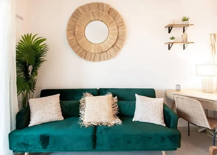 A12 - 1 Bdr Centre Train Station 5 Min Sea - Ac, Parking & Terrace *