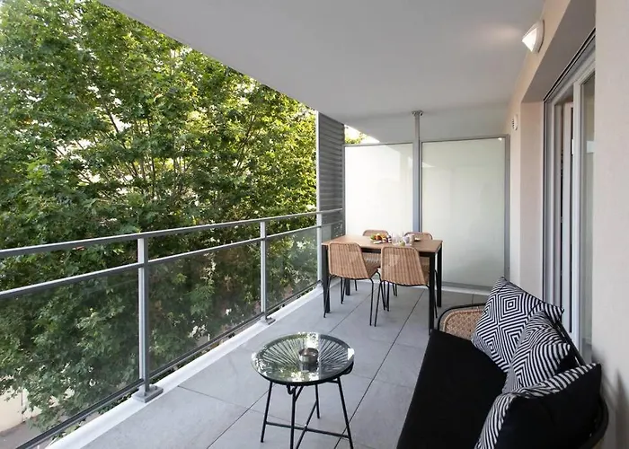 A12 - 1 Bdr Centre Train Station 5 Min Sea - Ac, Parking & Terrace Apartamento
