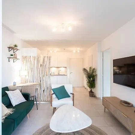아파트 A12 -staywiz Us - 1 Bdr Centre Train Station 5 Min Sea - Ac, Parking & Terrace